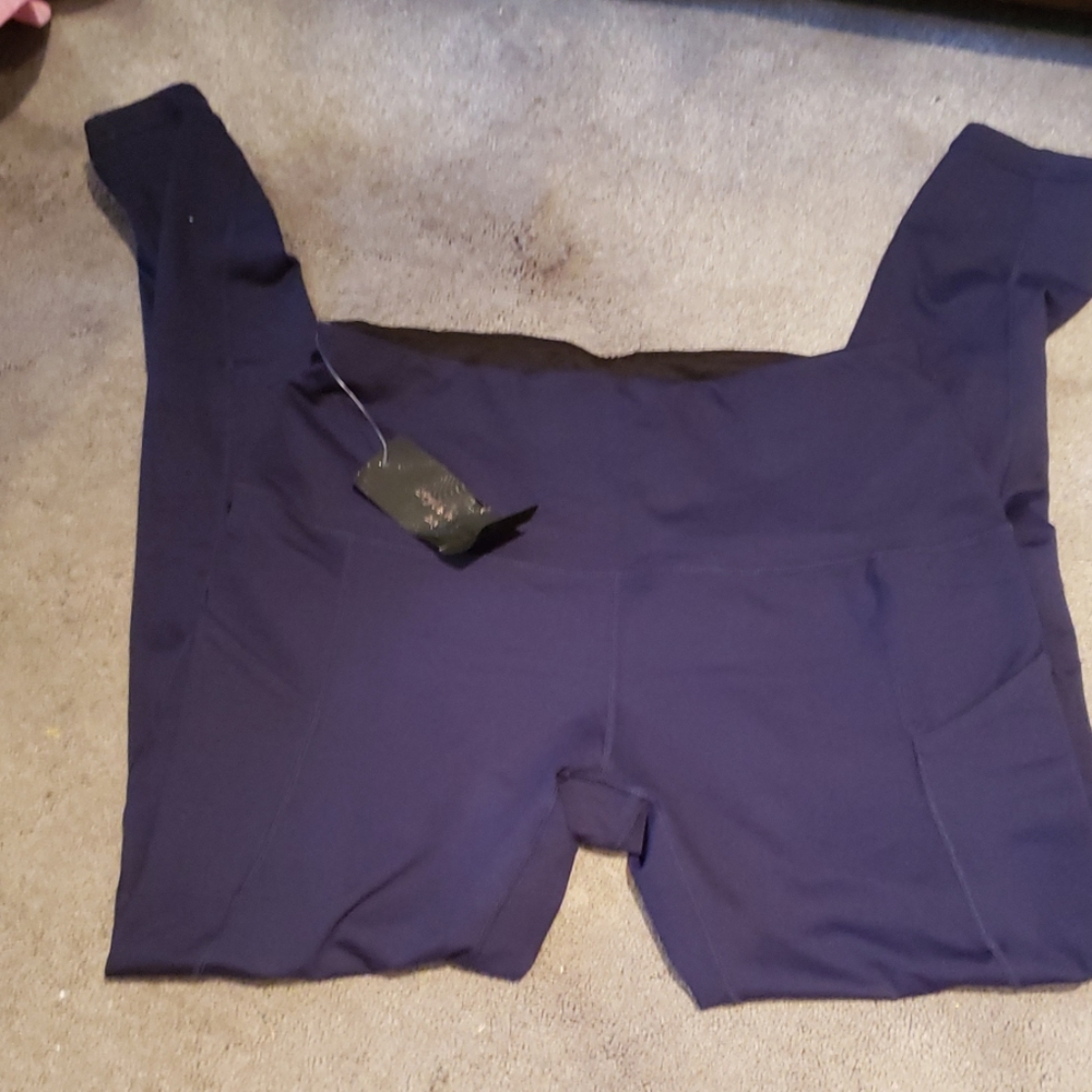 Side pocket workout pants